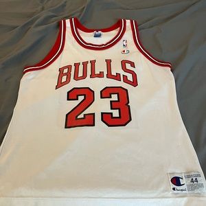 1990s Champion Jordan jersey (size 44)